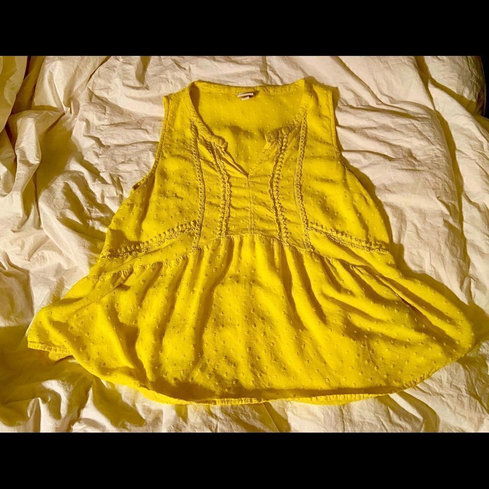 Merona Womens Blouse Yellow Sleeveless V Neck Lrg